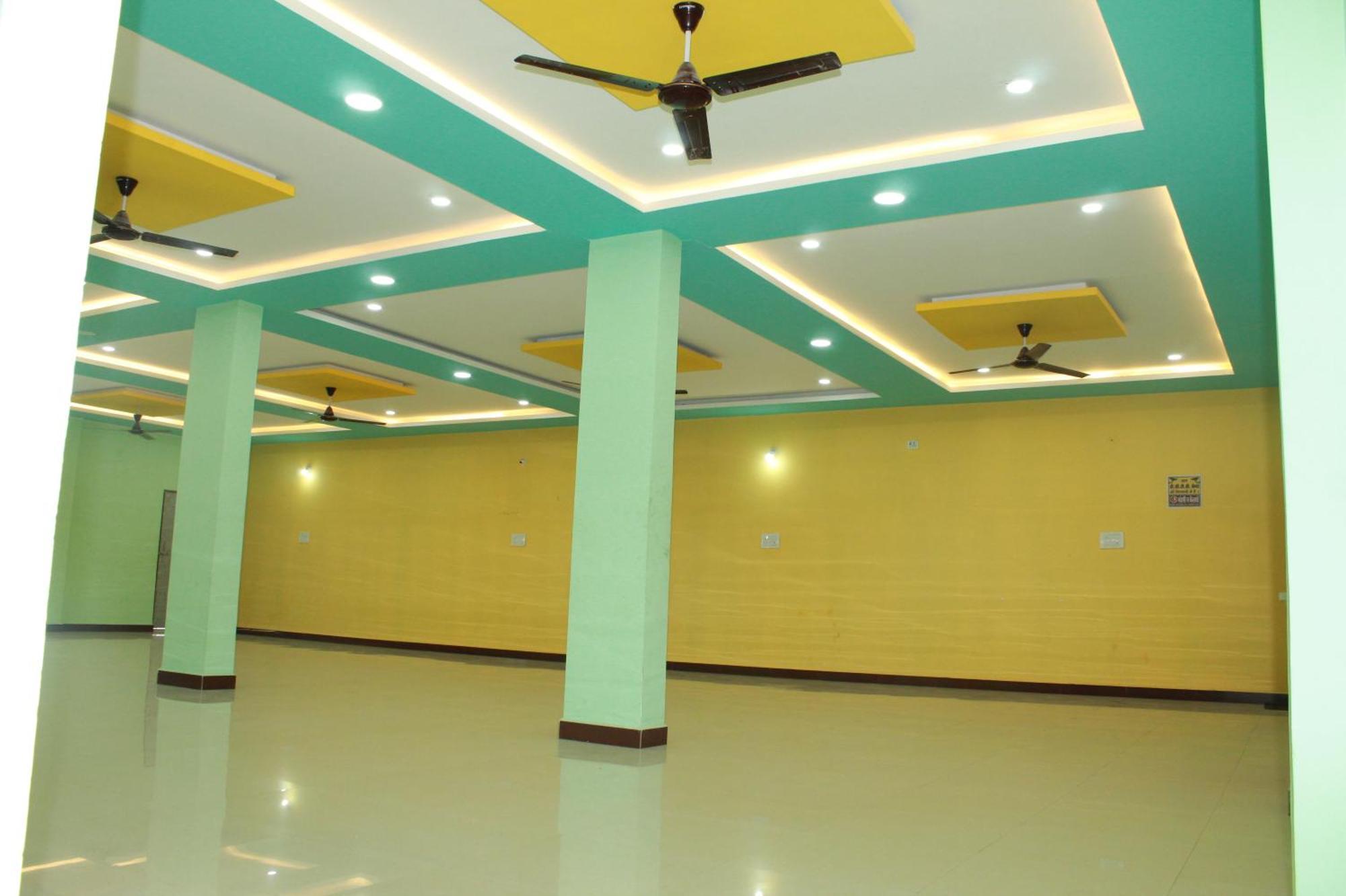 Utsav Lodge And Mangal Bhavan Pipariā Buitenkant foto