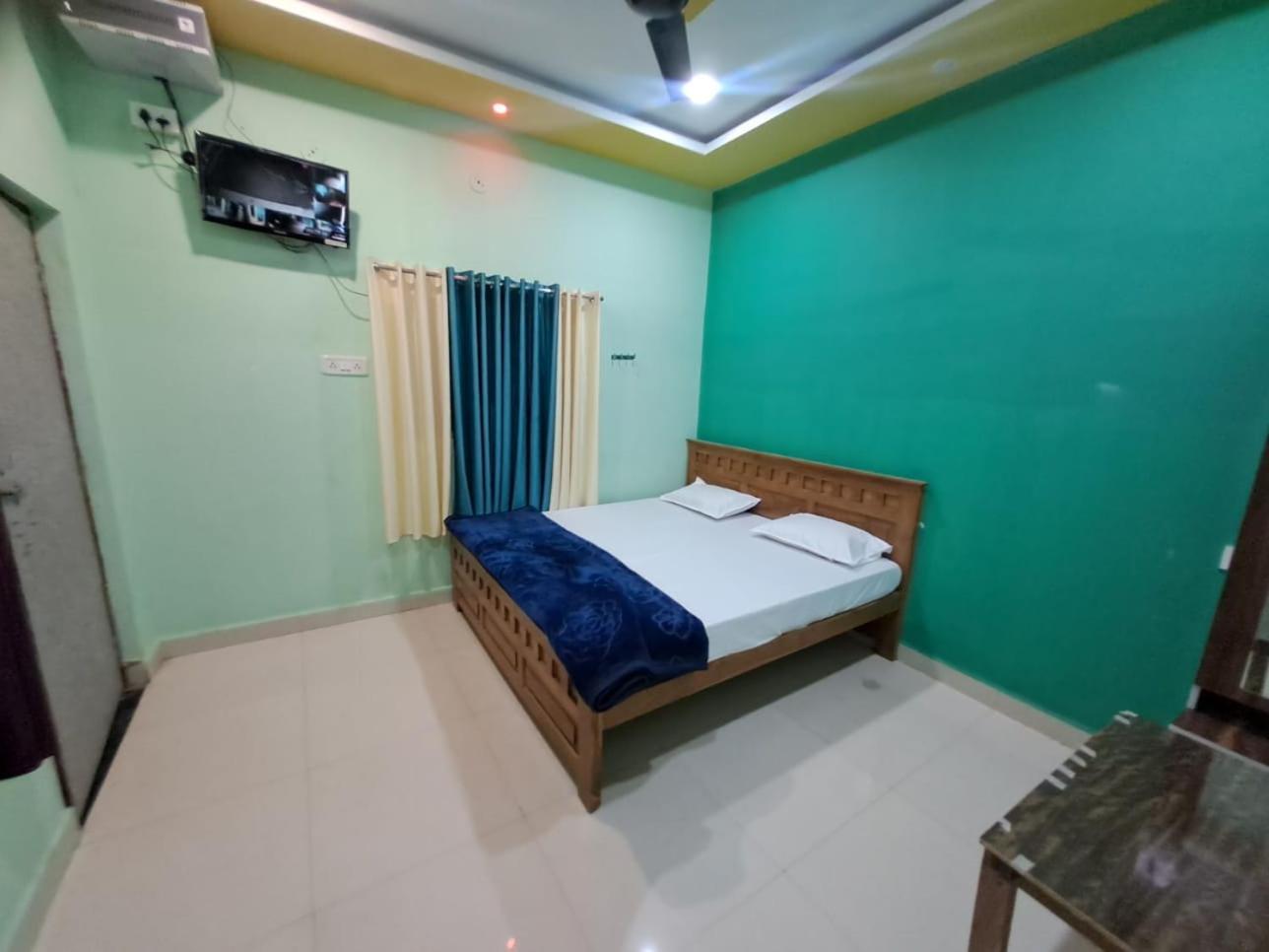 Utsav Lodge And Mangal Bhavan Pipariā Buitenkant foto